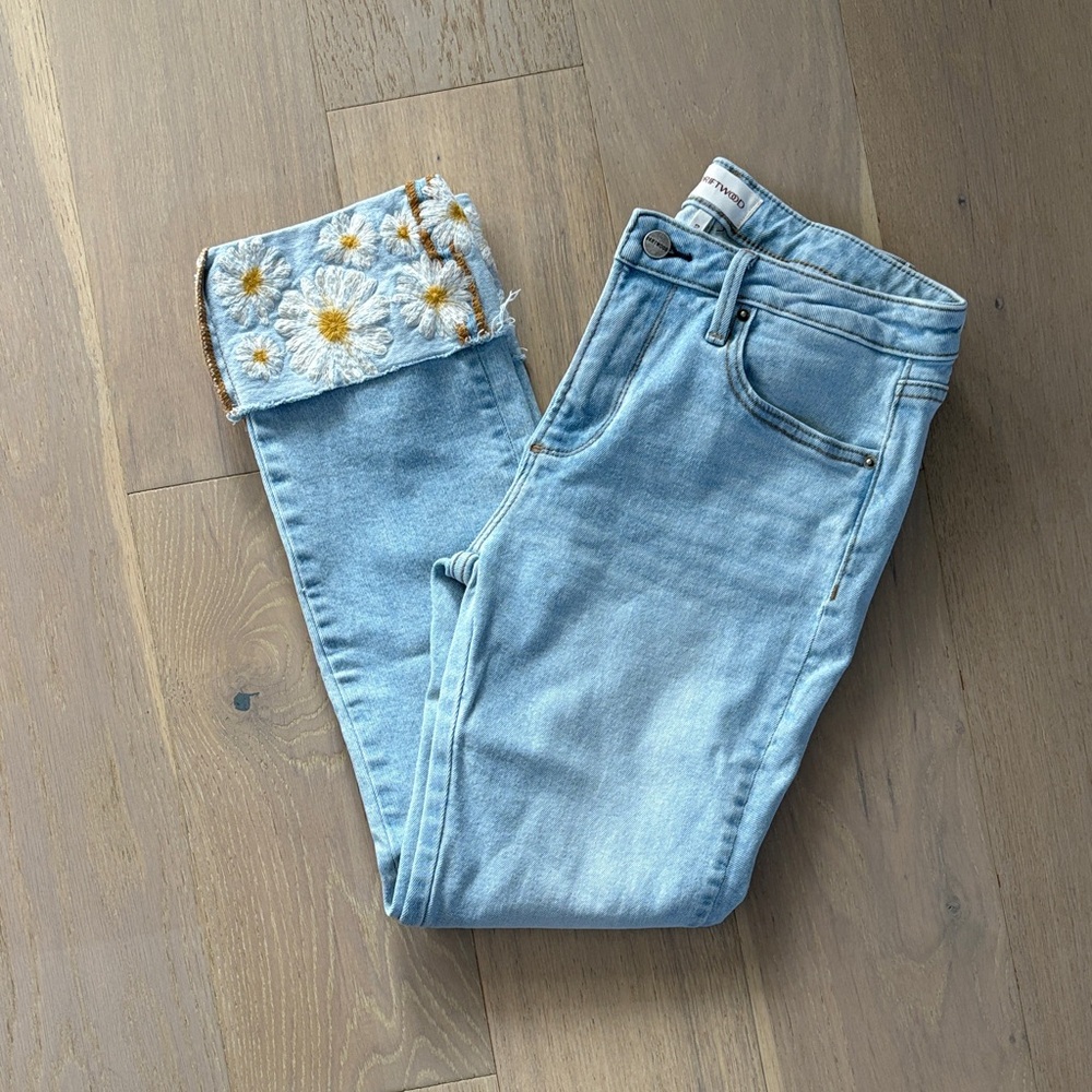 Driftwood Light Blue Jeans with Daisy Embroidery
